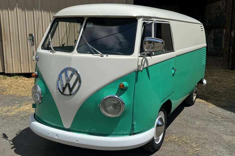 1961 Volkswagen Split-Window Bus sold for $19,000