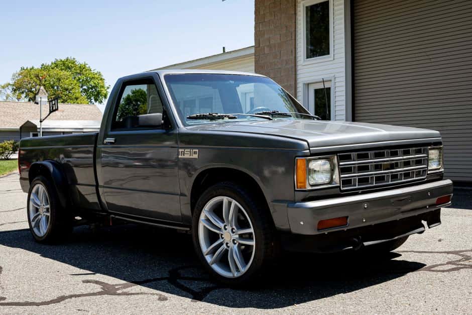 1987 Chevrolet S-10 (1982-1993) sold for $9,645
