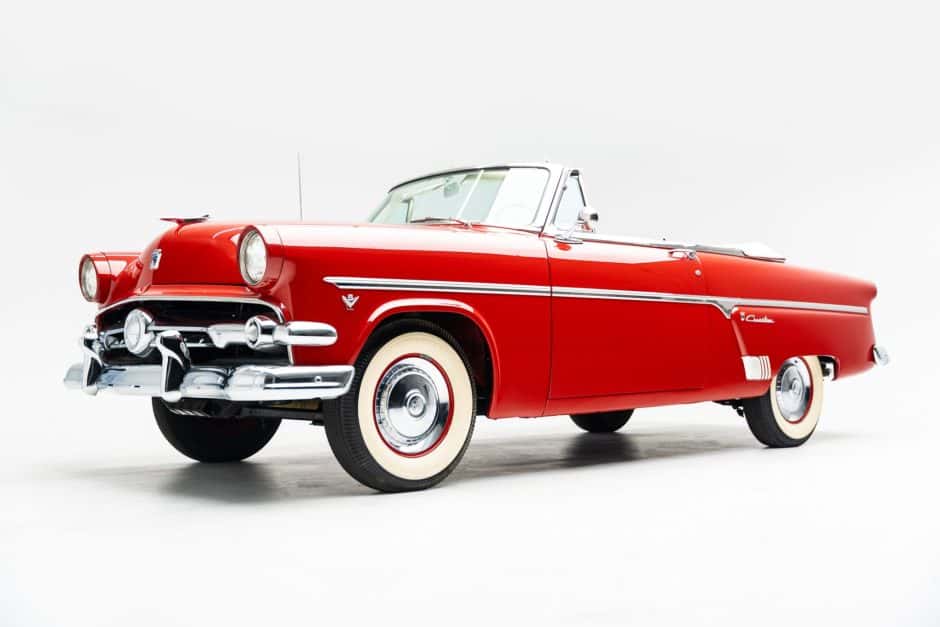 1954 Ford Crestline sold for $28,500