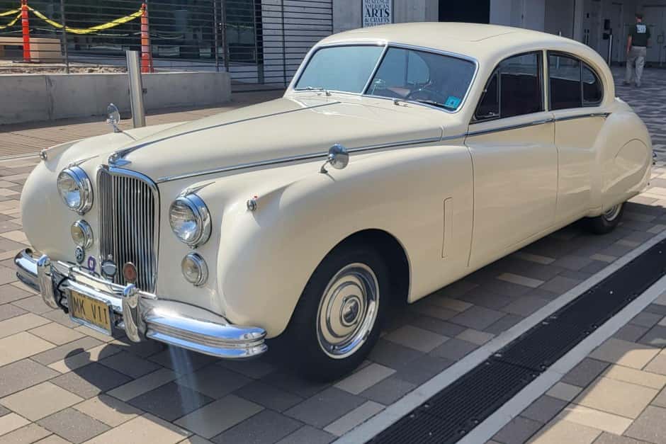 1953 Jaguar Mk VII, VIII, & IX sold for $16,000