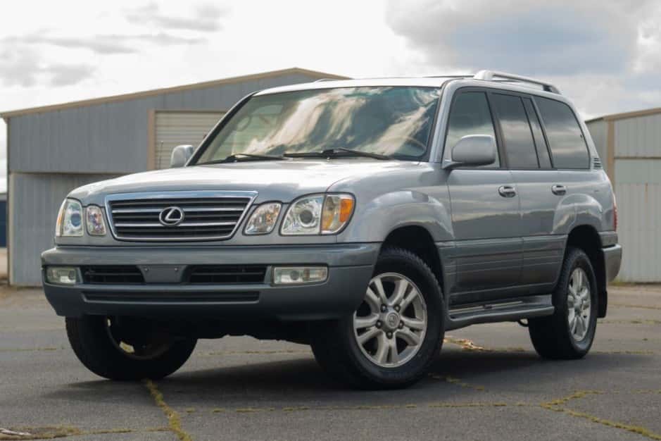 2004 Lexus LX470 sold for $26,750