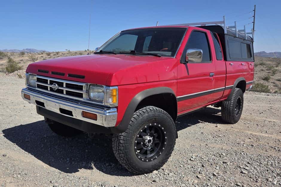 1991 Nissan Pickup sold for $9,300