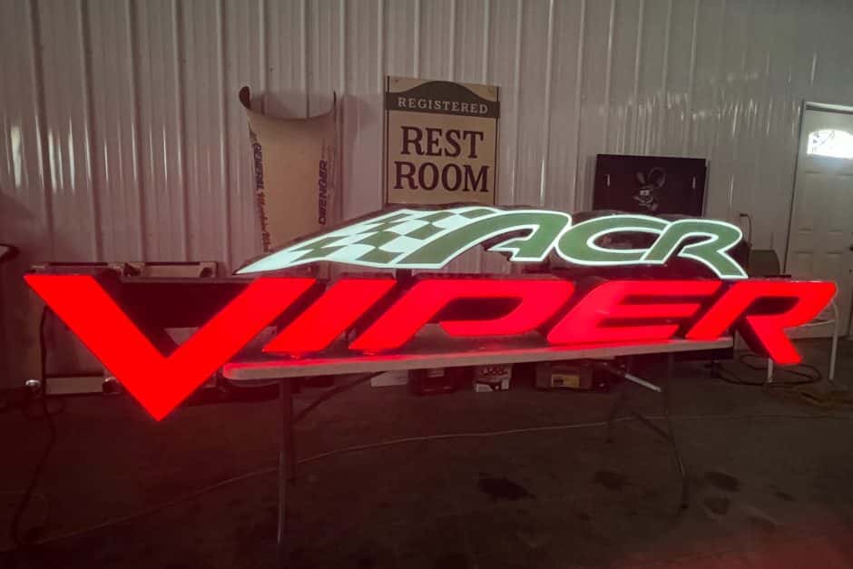 0 Dodge Viper SR II (1996-2002) sold for $7,500