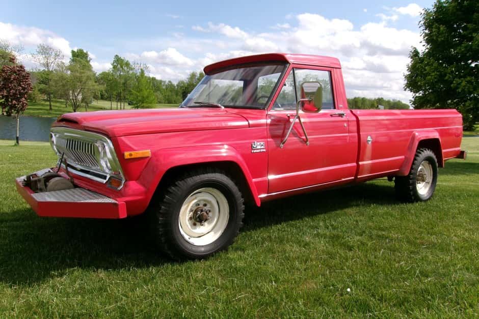 1976 Jeep Pickup sold for $9,600