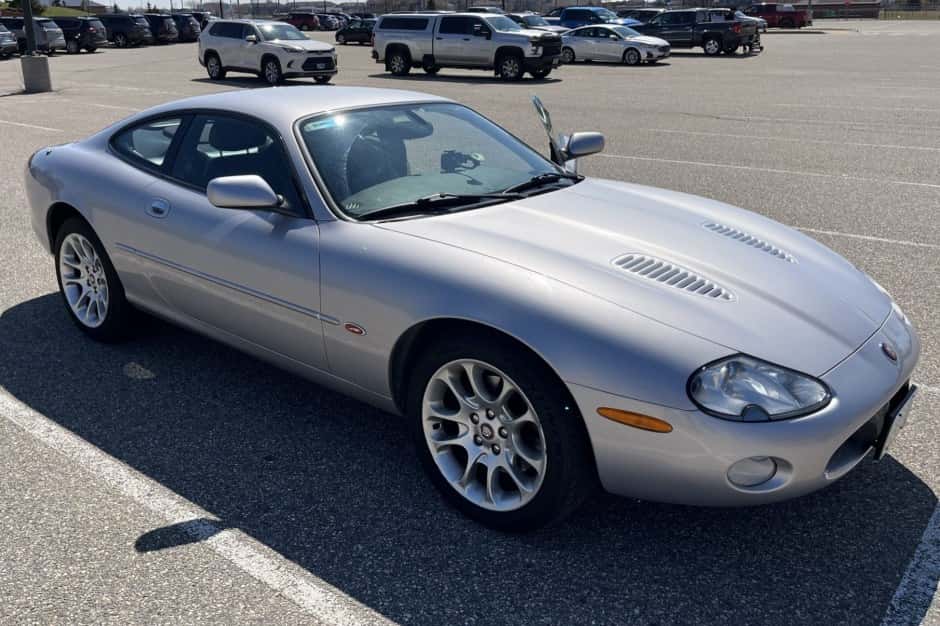 2001 Jaguar XKR sold for $10,550