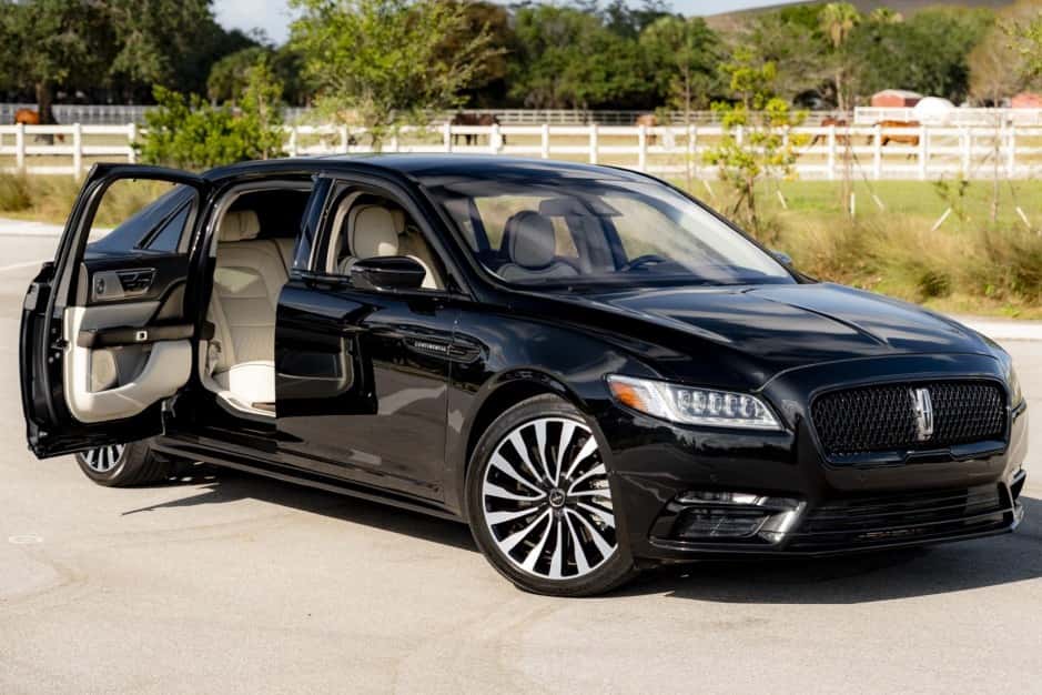 2020 Lincoln Continental (2017-2020) sold for $82,500