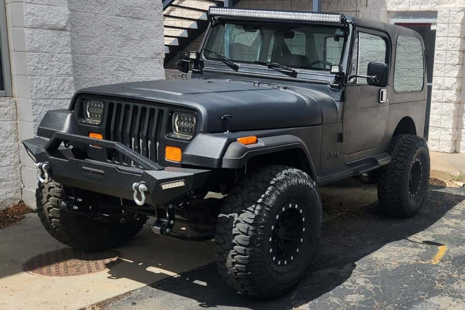 1989 Jeep Wrangler YJ (1987-1995) sold for $10,500