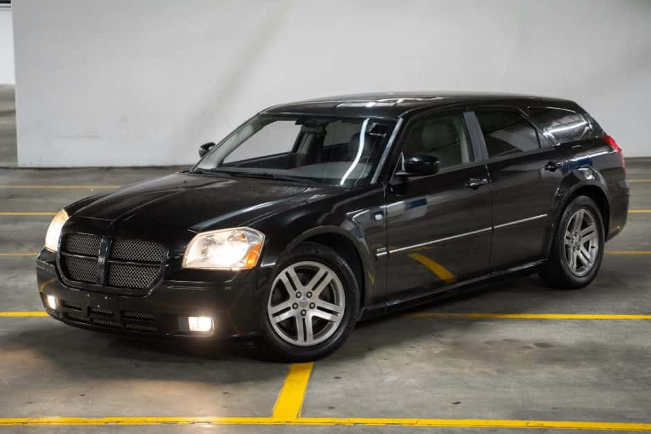2005 Dodge Magnum sold for $9,999
