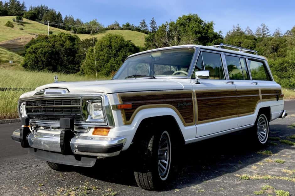 1989 Jeep SJ Grand Wagoneer sold for $35,500