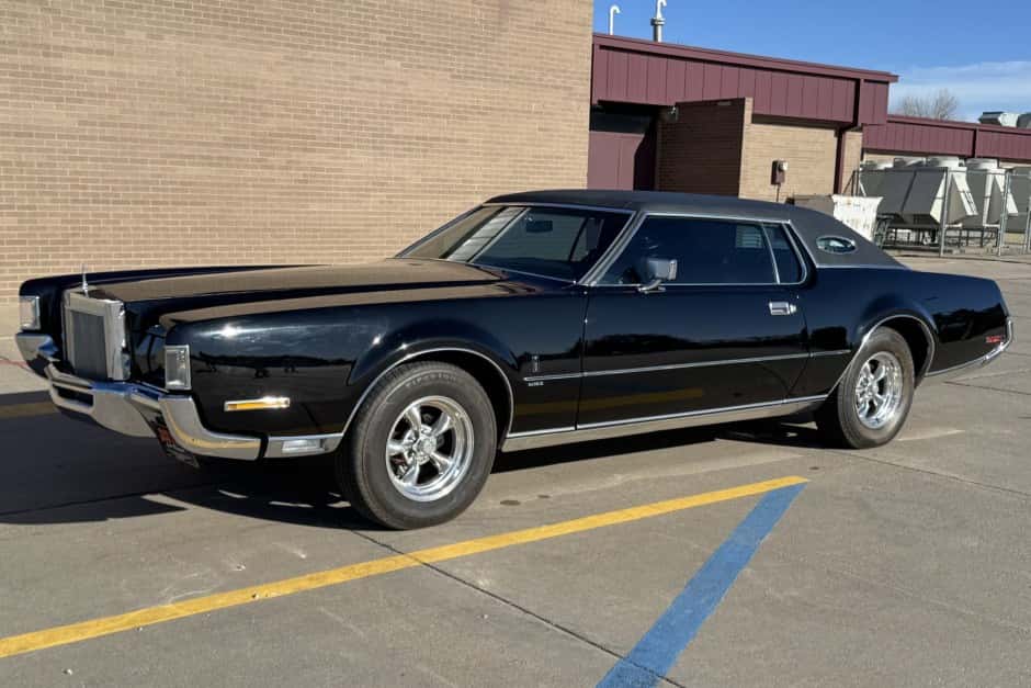 1973 Lincoln Continental Mark IV (1972-1976) sold for $7,500