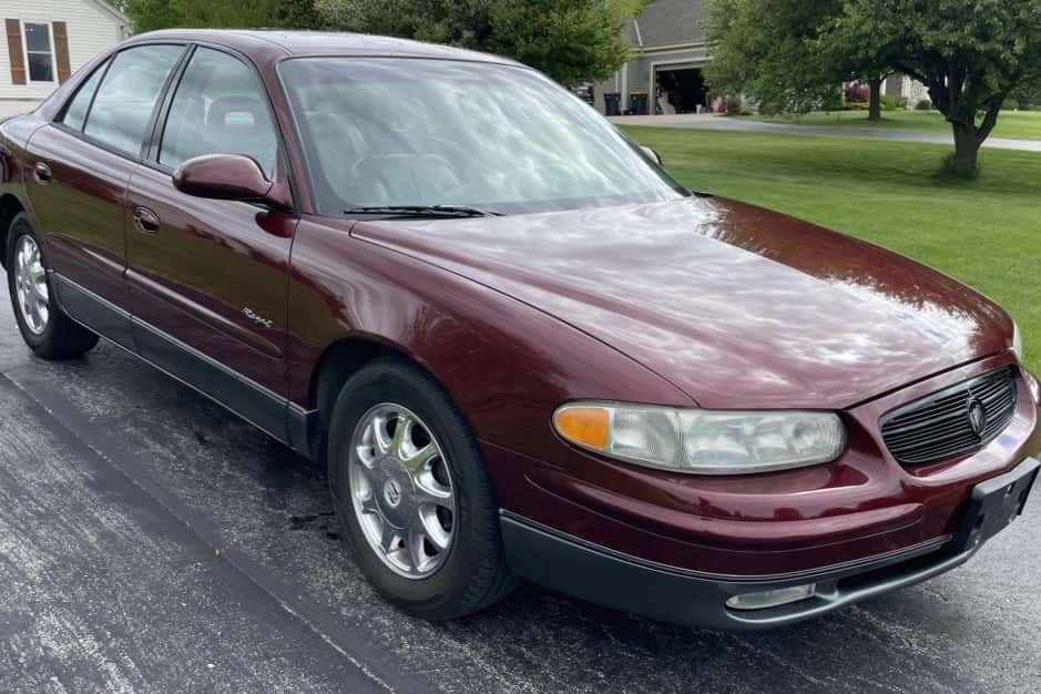 1997 Buick Regal (1997-2004) sold for $7,800