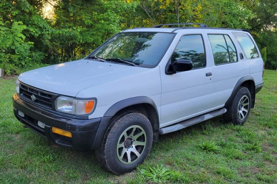 1998 Nissan Pathfinder sold for $2,877