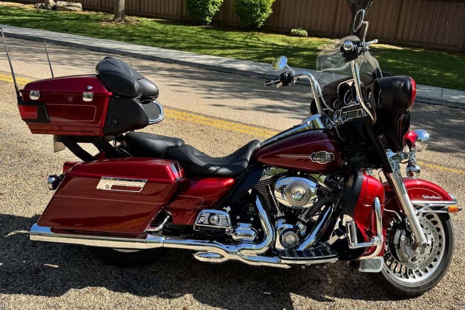 2009 Harley-Davidson Touring sold for $9,300