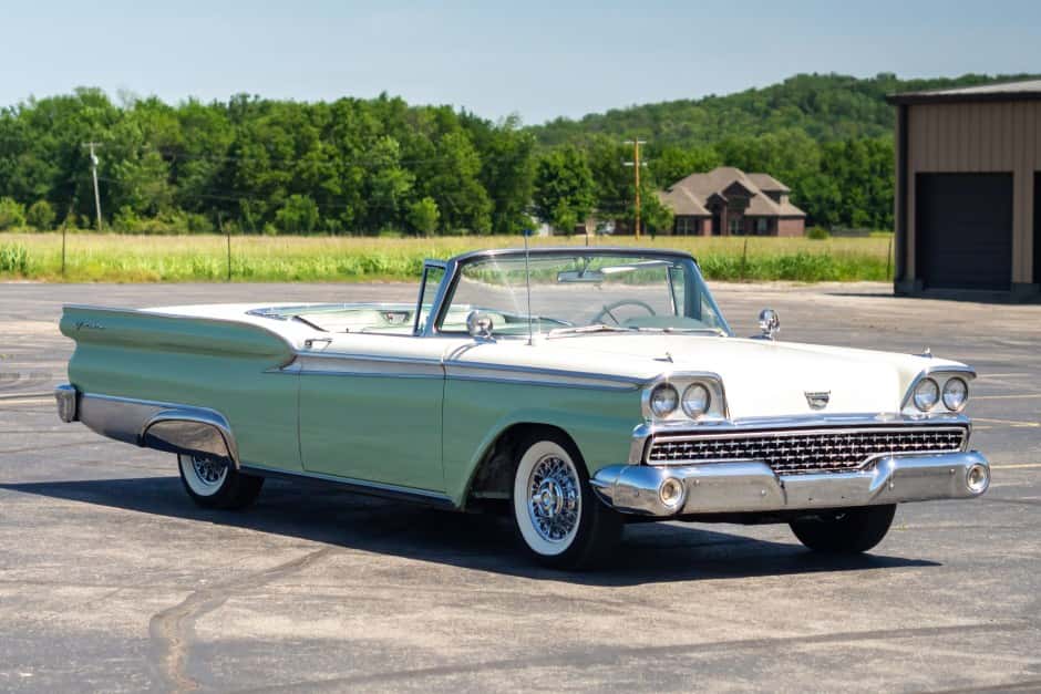 1959 Ford Fairlane sold for $21,050