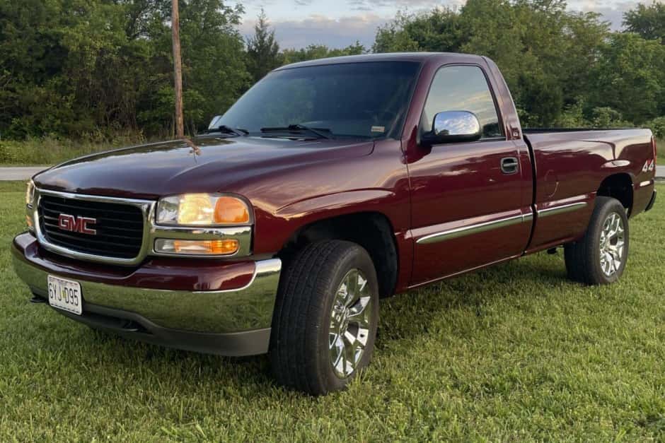 2002 GMC Sierra (GMT800 1999-2007) sold for $21,750
