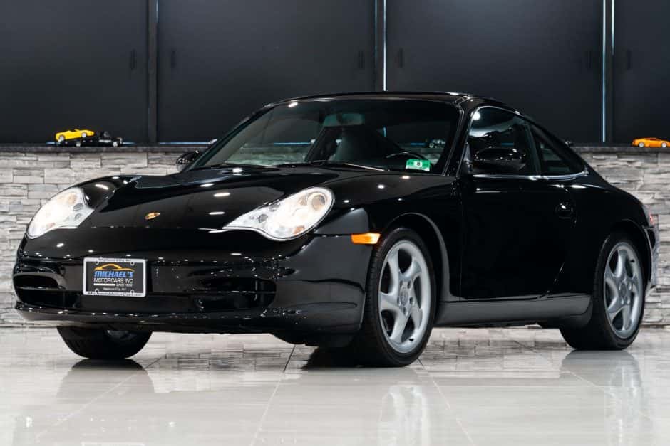 2002 Porsche 996 911 (Non-Turbo/GT2/GT3) sold for $40,500