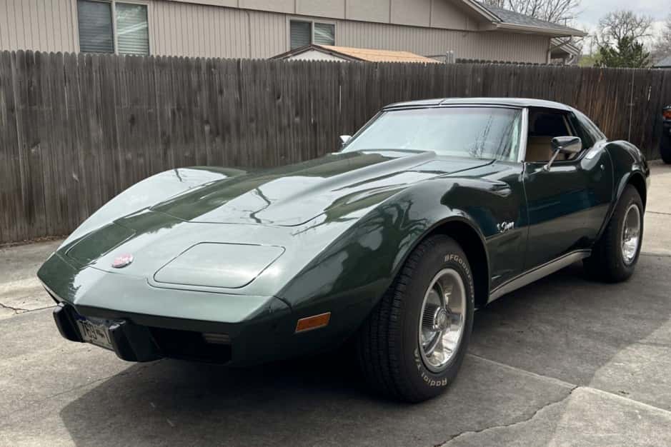1976 Chevrolet Corvette C3 sold for $9,500