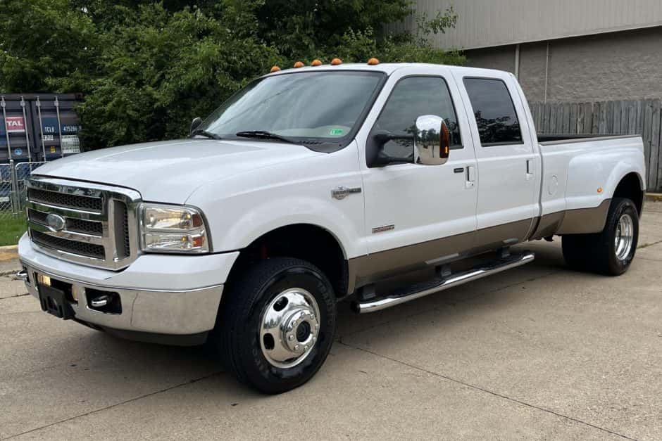 2007 Ford Super Duty 1999-2007 sold for $31,900