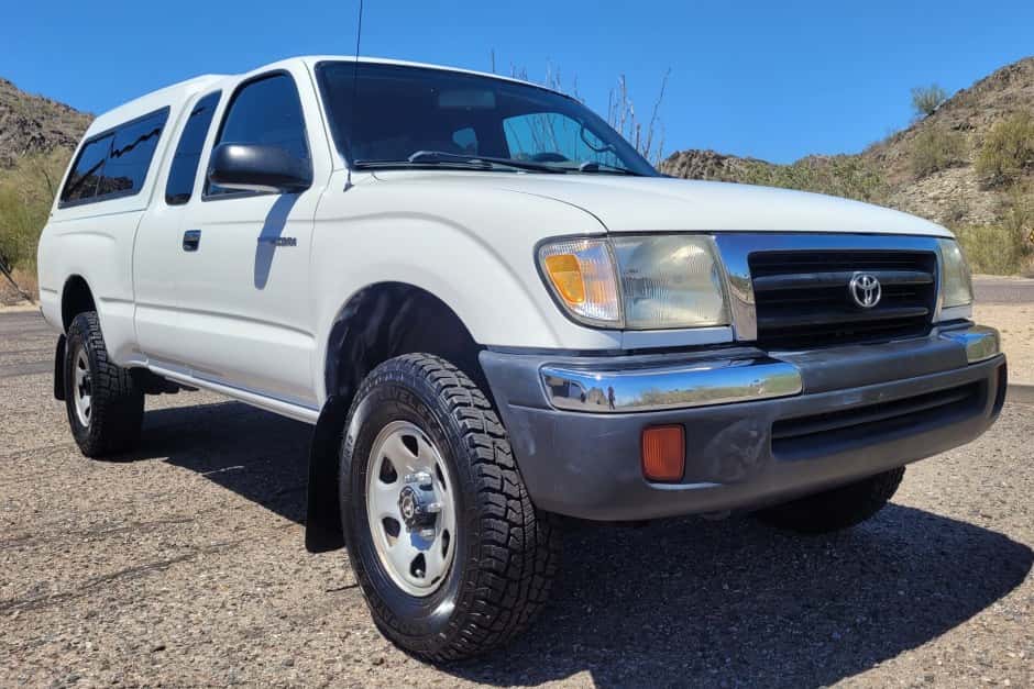 2000 Toyota Tacoma (N1X0 1995-2005) sold for $10,750