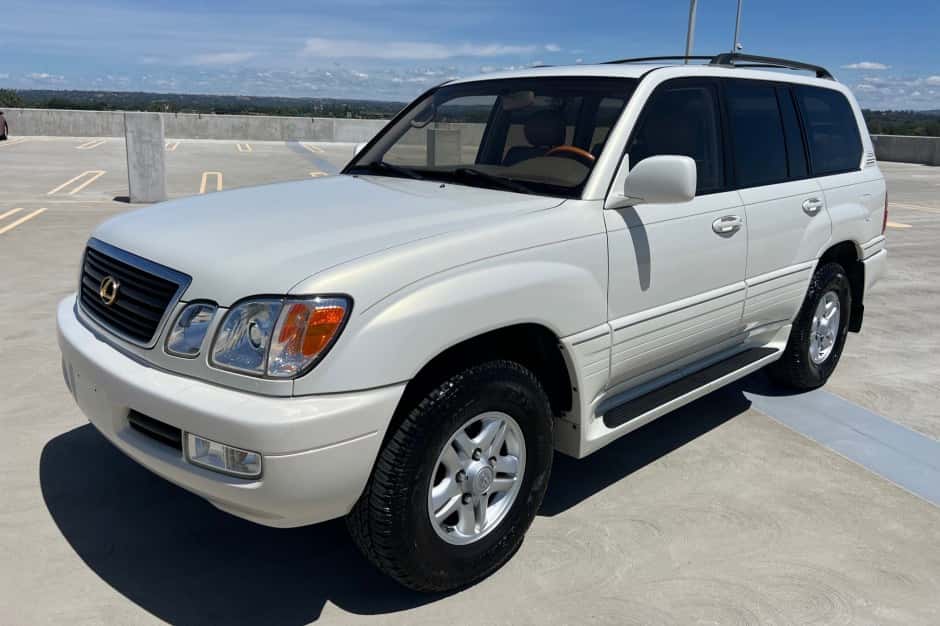2002 Lexus LX470 sold for $26,000