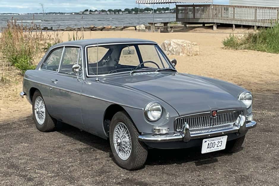 1967 MG MGB sold for $15,500