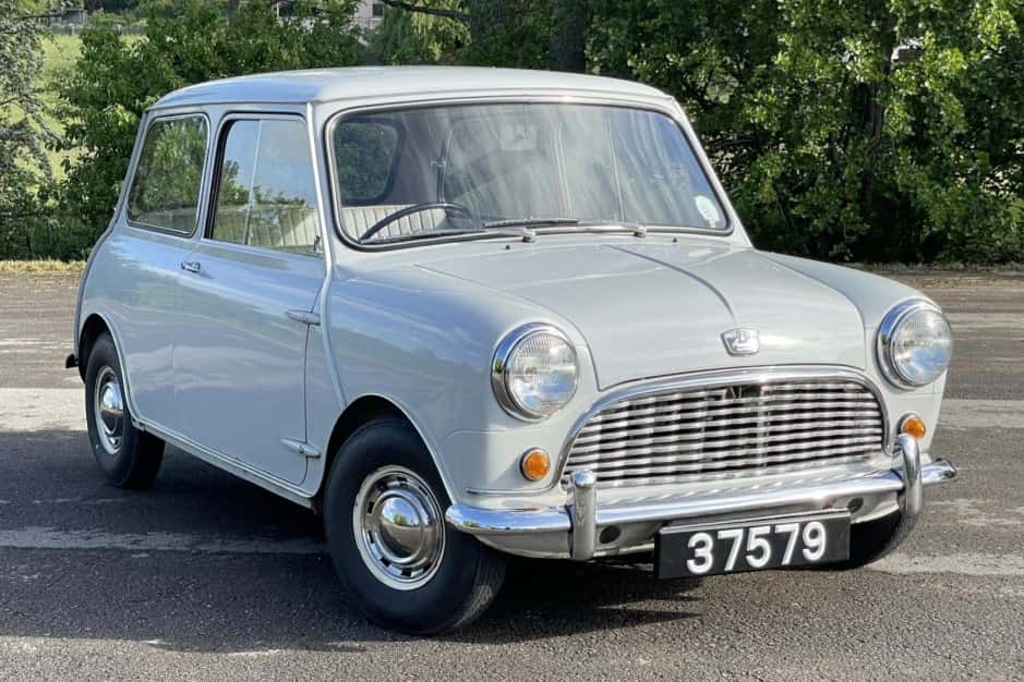 1960 Mini Mk I & Mk II sold for €15,250