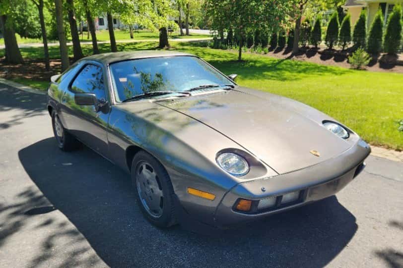 1985 Porsche 928 sold for $0