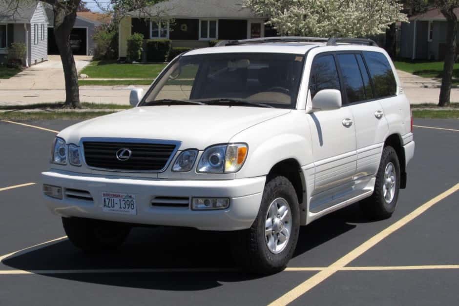 1999 Lexus LX470 sold for $9,188