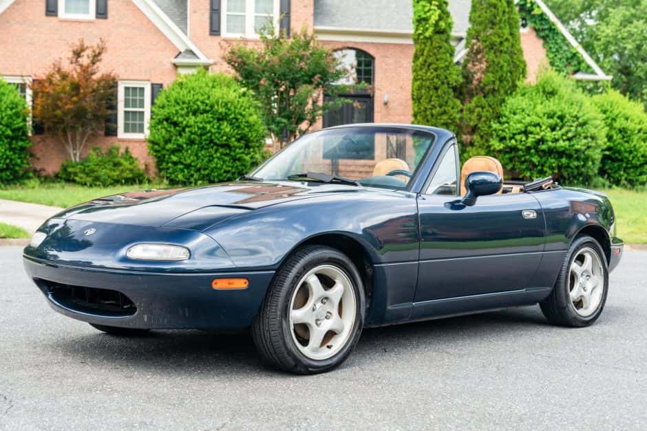 1997 Mazda NA MX-5 Miata sold for $10,850