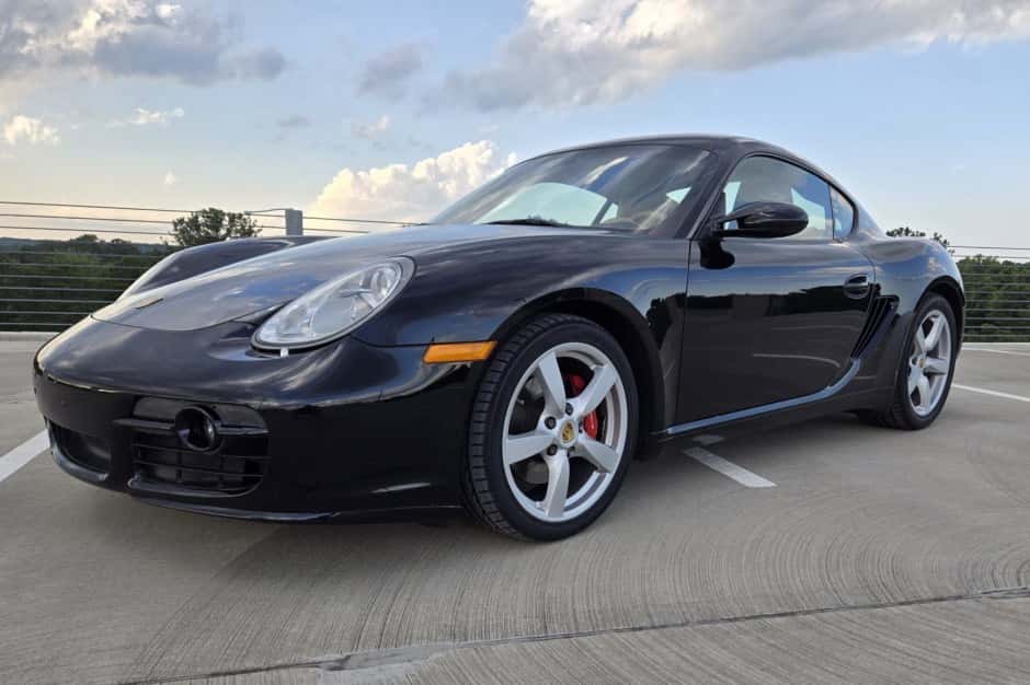 2007 Porsche 987 Cayman sold for $21,000