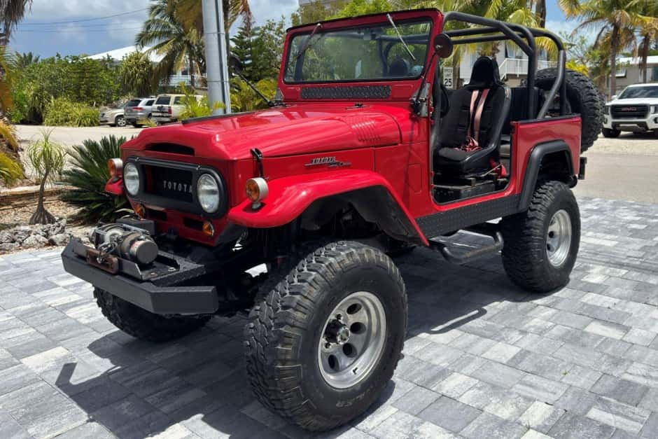 1964 Toyota Land Cruiser FJ40 sold for $14,250