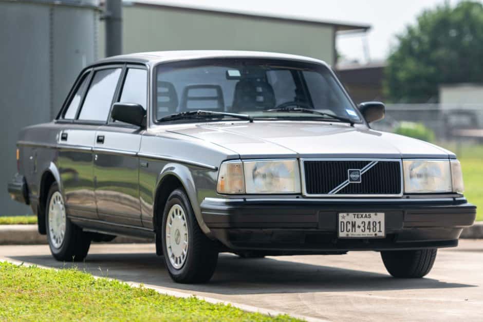 1993 Volvo 240 sold for $9,100