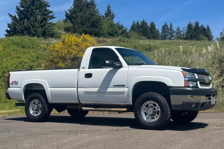 2003 Chevrolet Silverado GMT800 Heavy Duty (2000-2007) sold for $15,000