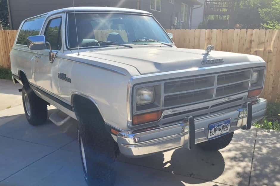 1988 Dodge Ramcharger / Plymouth Trail Duster sold for $8,500