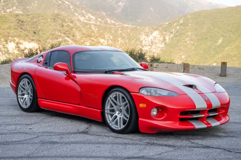 2002 Dodge Viper SR II (1996-2002) sold for $68,500