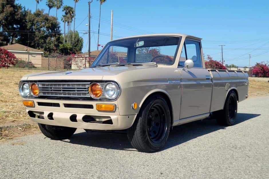1971 Datsun Pickup sold for $8,000