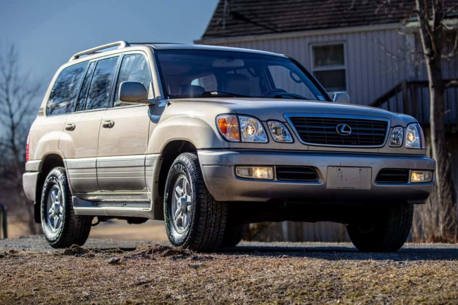 2001 Lexus LX470 sold for $9,000