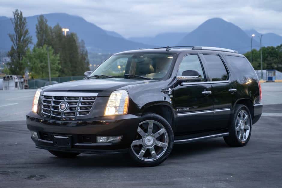 2007 Cadillac Escalade & EXT GMT900 (2007-2014) sold for $10,500