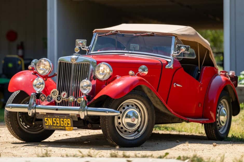 1952 MG TD sold for $8,200