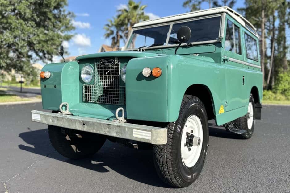 1970 Land Rover Series 88 sold for $25,250