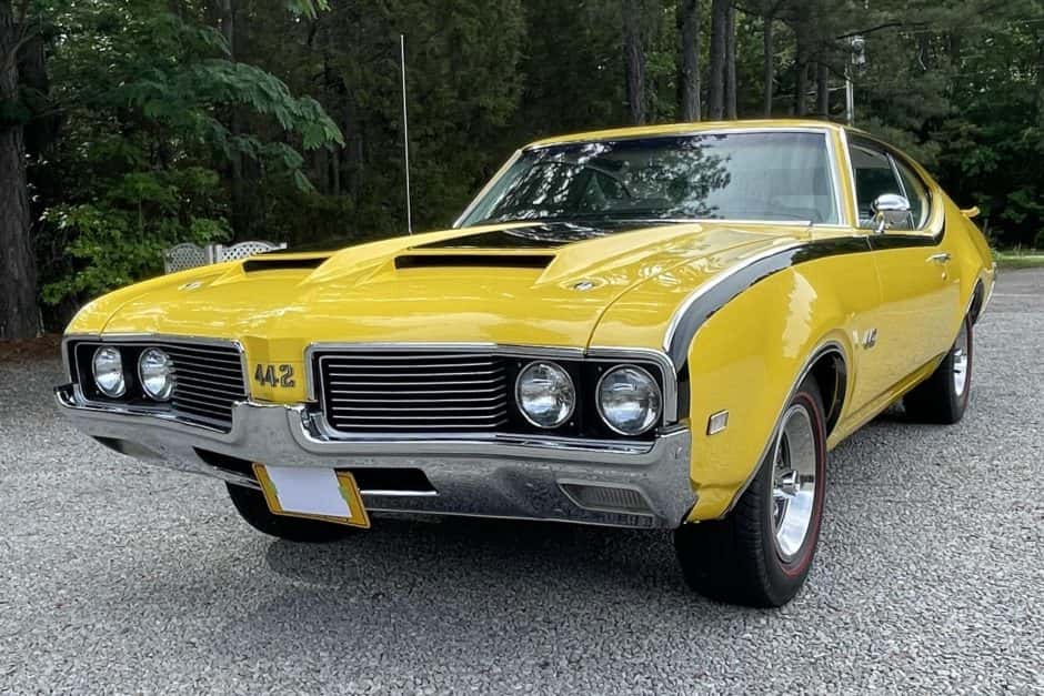 1969 Oldsmobile 442 sold for $40,000