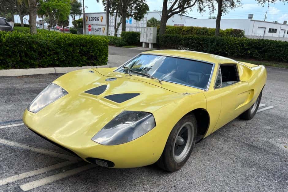 0 Ford GT40 Replica sold for $4,100