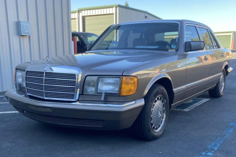 1989 Mercedes-Benz W126 S-Class sold for $0