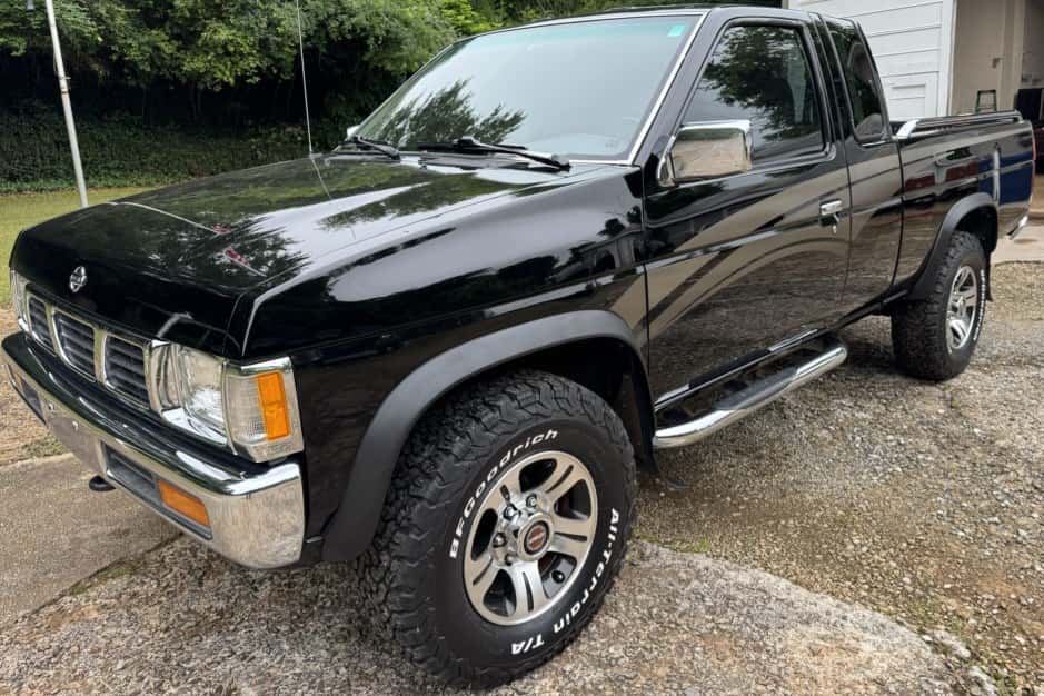1997 Nissan Pickup sold for $15,500