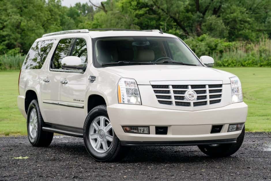 2012 Cadillac Escalade & EXT GMT900 (2007-2014) sold for $32,500