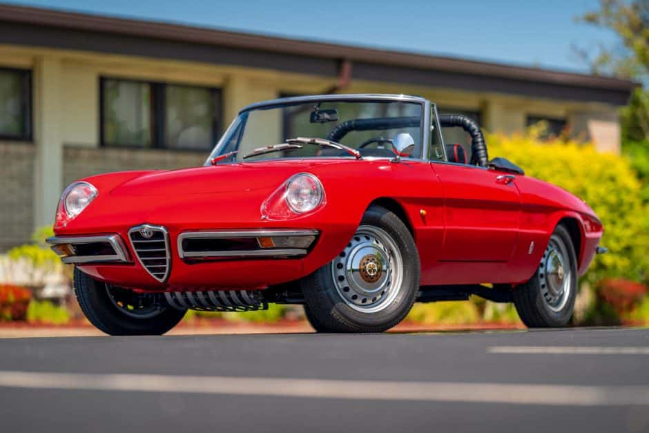 1966 Alfa Romeo 105/115 Spider Series 1 sold for $40,000
