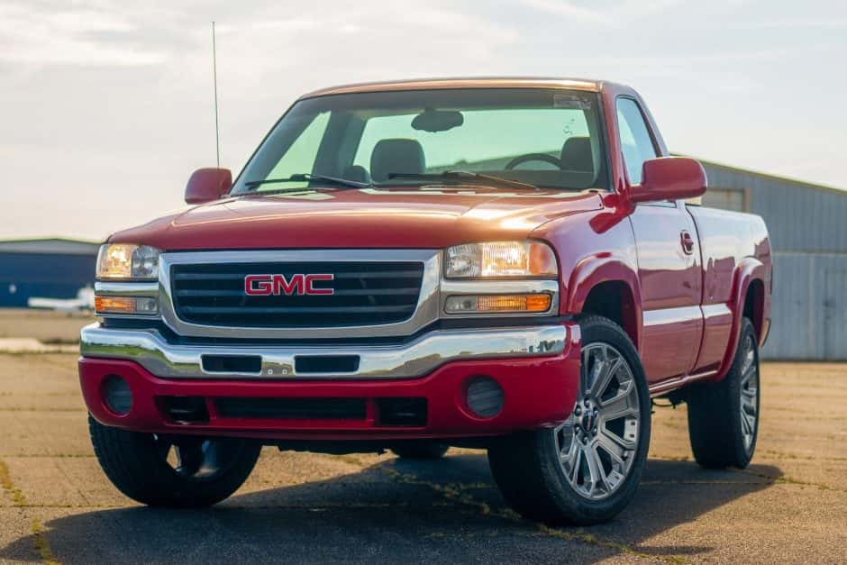 2003 GMC Sierra (GMT800 1999-2007) sold for $14,500