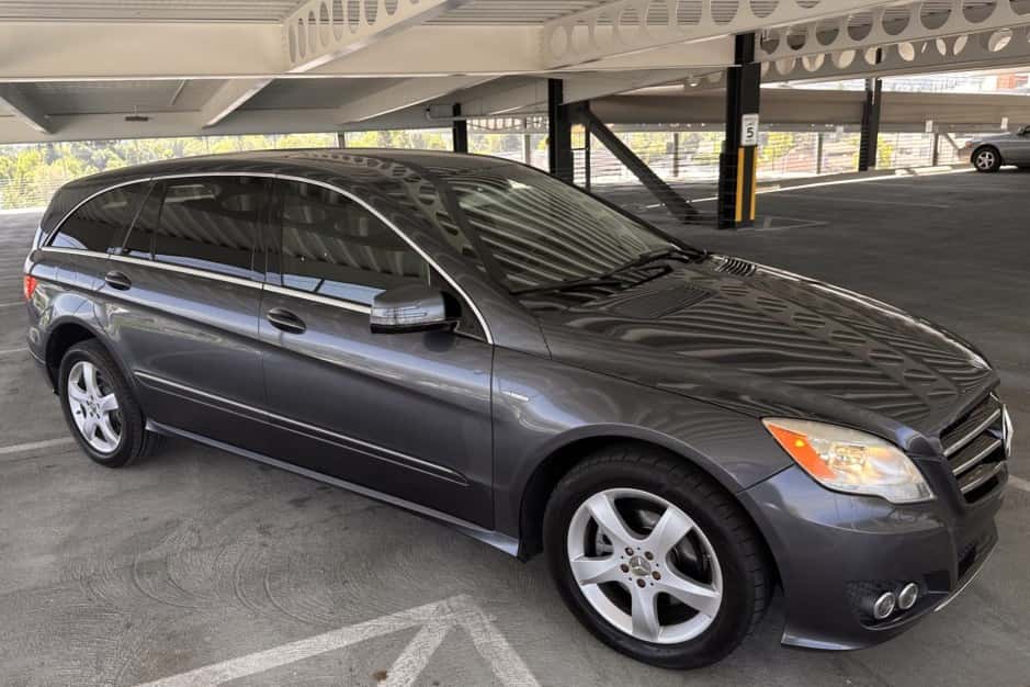2011 Mercedes-Benz W251 R-Class sold for $11,000