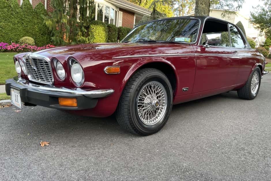 1975 Jaguar XJ Coupe (1975-1978) sold for $14,250