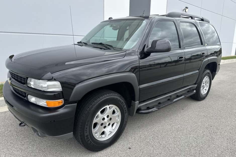 2004 Chevrolet Tahoe GMT800 sold for $23,750